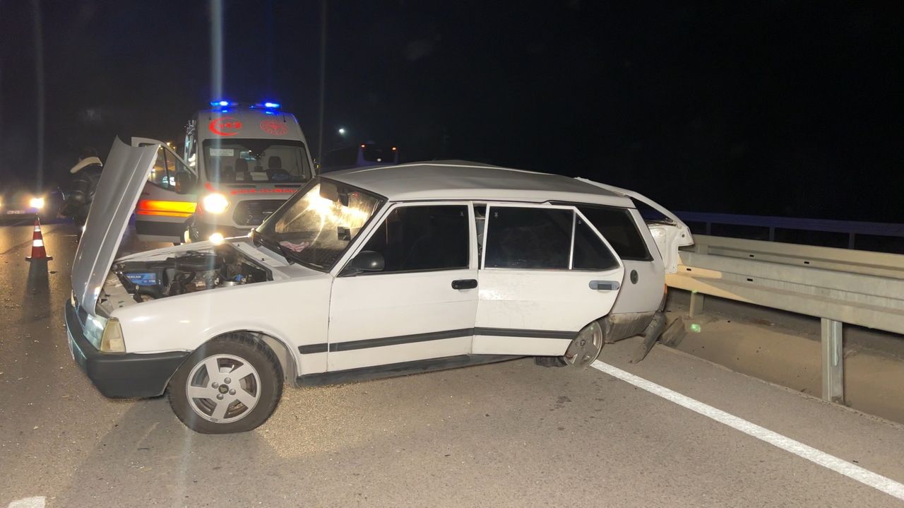 Burdur Antalya Yolunda Tir Otomobile Çarpıştı 1'I Bebek 3 Yaralı 2