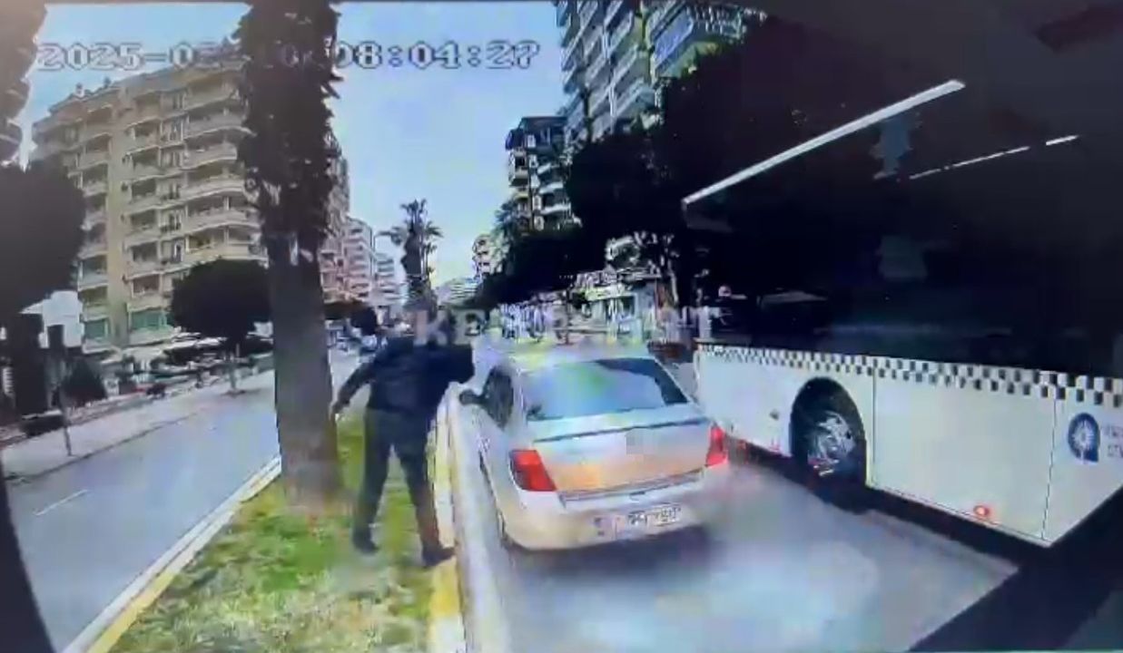 Alanya'da Güvenlik Görevlisi Otobüs Şoförlerini Bıçkladı 3