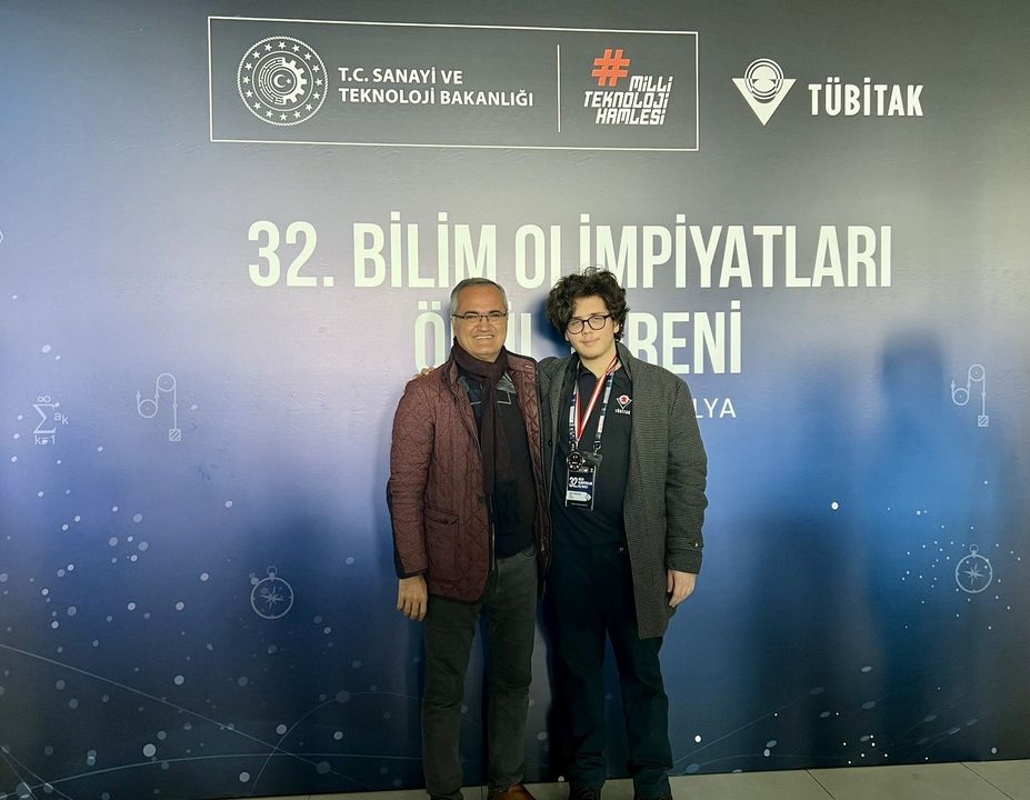 Antalyalı Lise Öğrencisi Tübi̇tak Bilim Olimpiyatları'ndan Madalyayla Döndü 2