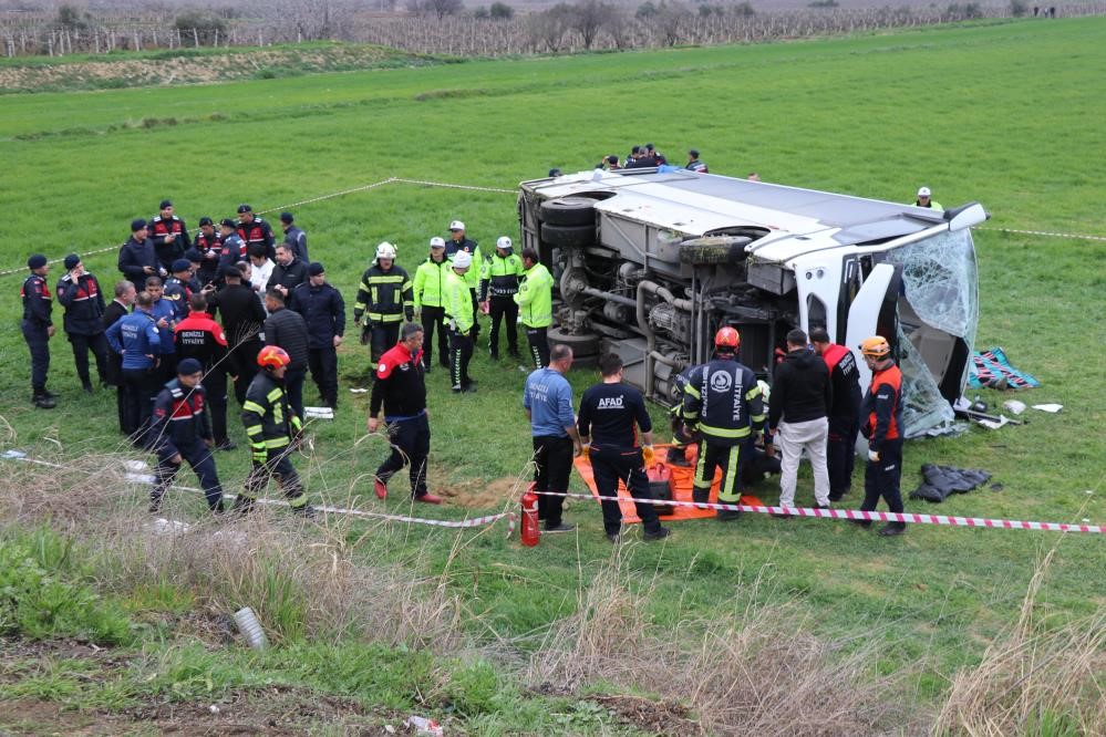 Denizli'de Kazada Yaralanan 26 Öğrenciden 18'i Taburcu Oldu