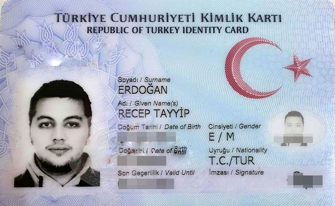 Erdoğan Burdurlu Genç Adaşına Akp Rozeti Taktı 2