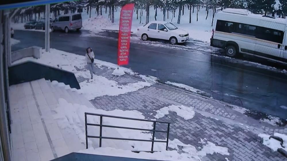 Eski Eşi Tarafından Silahla Vurulan Kadın Kurtarılamadı
