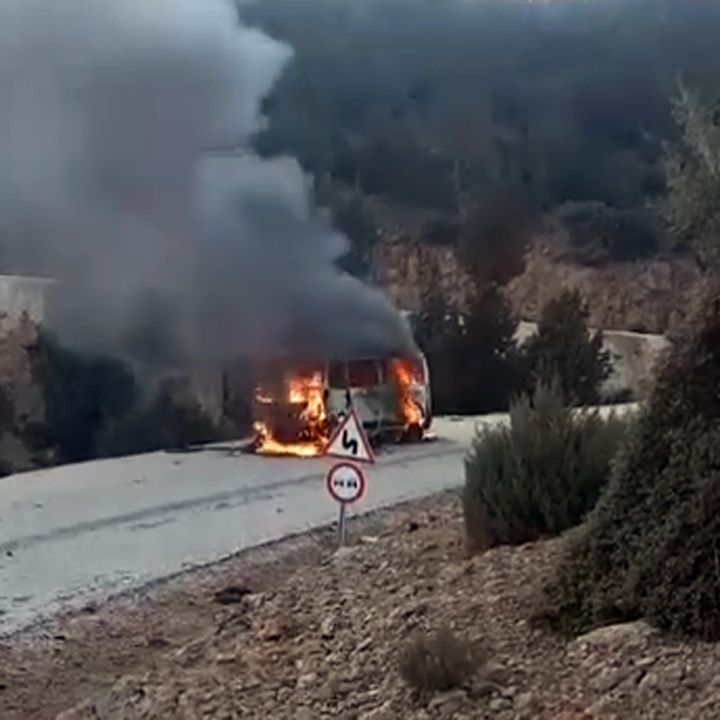 Isparta Keçiborlu'da Seyir Halindeki İşçi Servisi Yandı  2