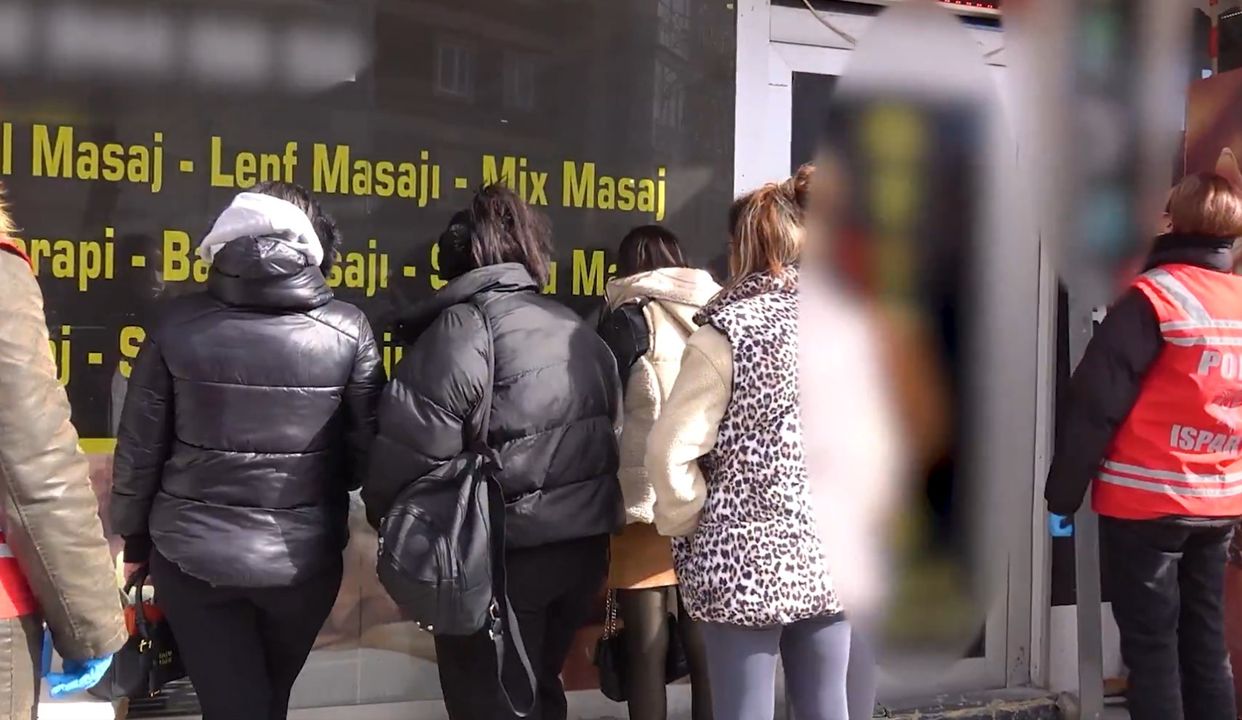 Isparta'da Gizli Geçitlerde Vip Fuhş Odaları Bulundu 4