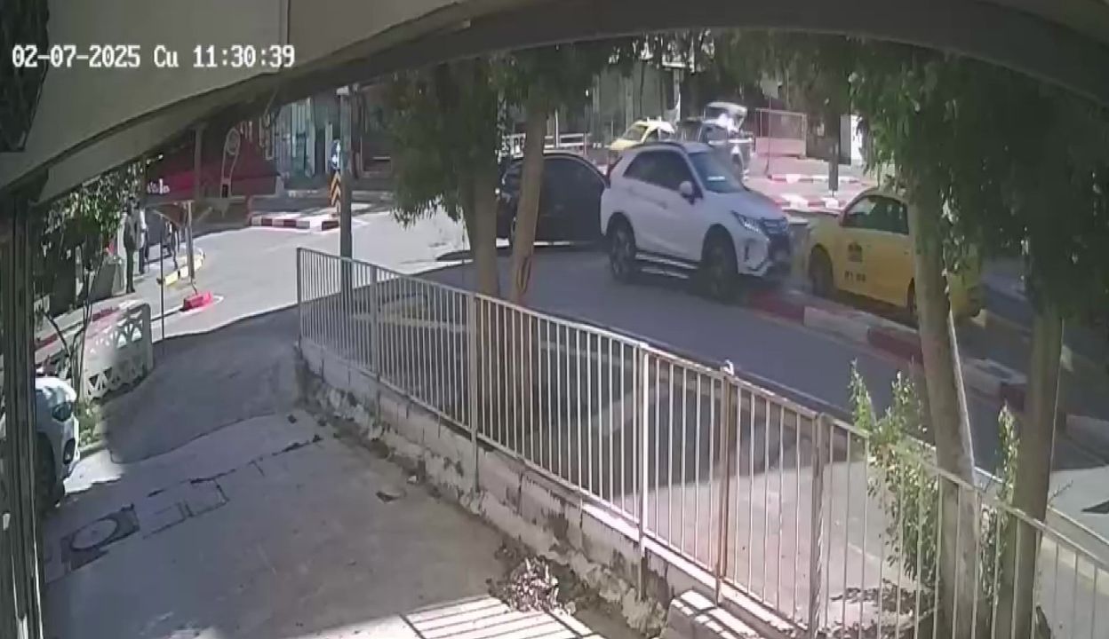 Muratpaşa'da 'Dur' Tabelasına Uymayan Sürücü Ortalığı Birbirine Kattı 3