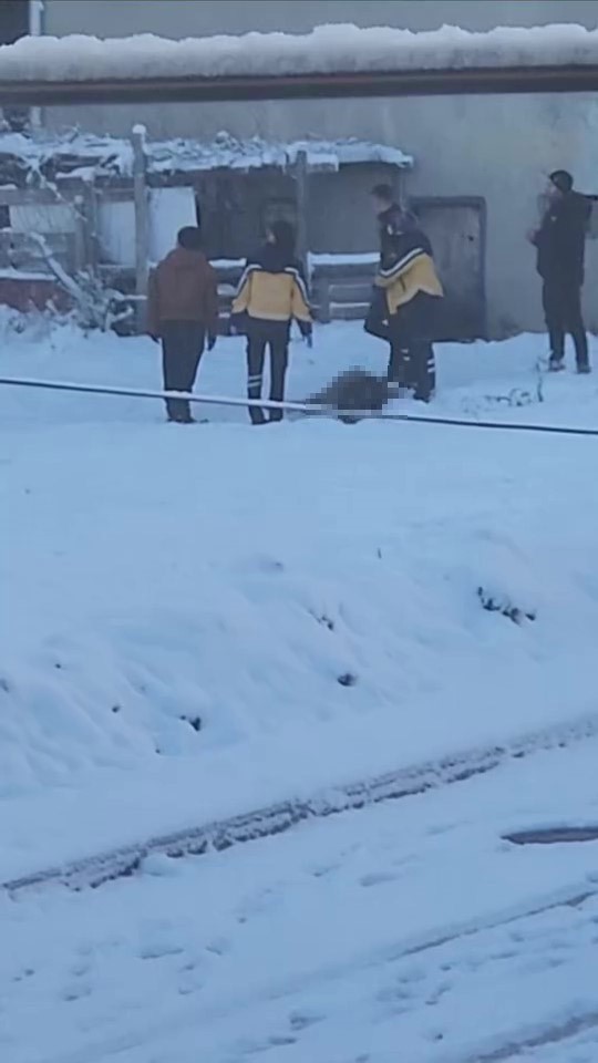 Şüpheli Öl*m! Karlar İçerisinde Ces*t Bulundu