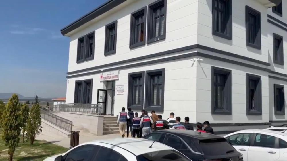 Adana'da 5,5 Milyon TL’lik Vurgun Yapan Çeteye Operasyon!