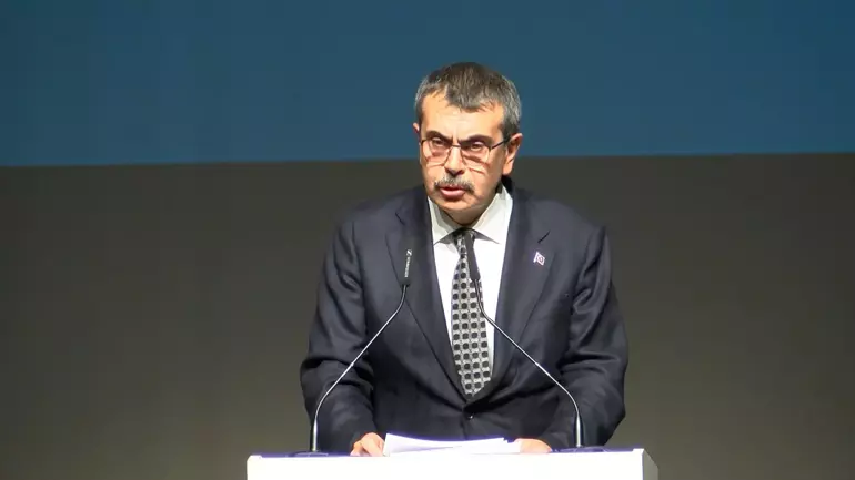 Alevilik ve Bektaşilik Çalışmaları Yapan Akademisyenler Ödüllendirildi