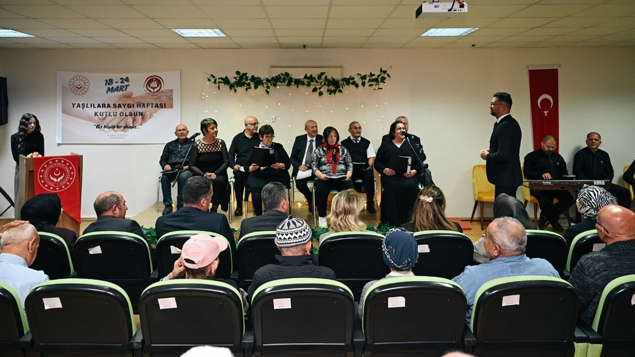 Antalya Valisi Alanya Huzurevi Sakinleriyle İftarda Buluştu 3