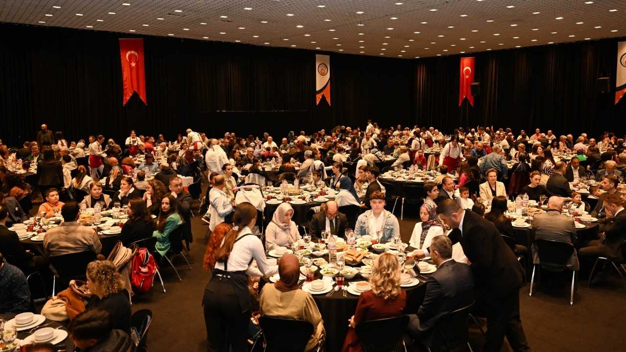 Antalya'da Koruyucu Ailelere Ve Çocuklara Özel İftar 3