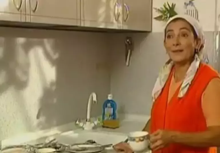 Biz Döneme Damga Vuran Ve Sevilerek Izlenen Bizimkiler Dizisinin Ünlü Oyuncusu Hayata Gözlerini Yumdu. İşte Detaylar...12