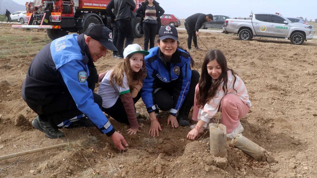 Burdur Büğdüz Köyü'nde Fidanlar Toprakla Buluştu 3