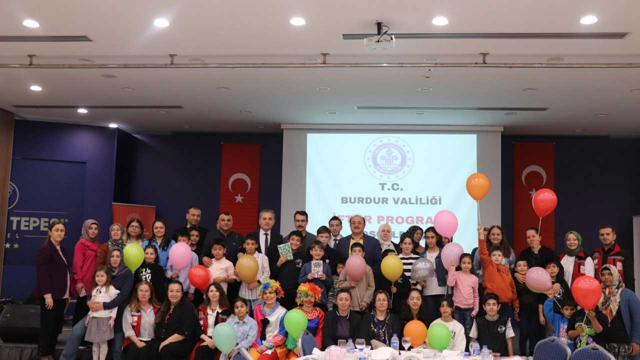 Burdur Valisi Özel Çocuklarla İftar Yaptı 2