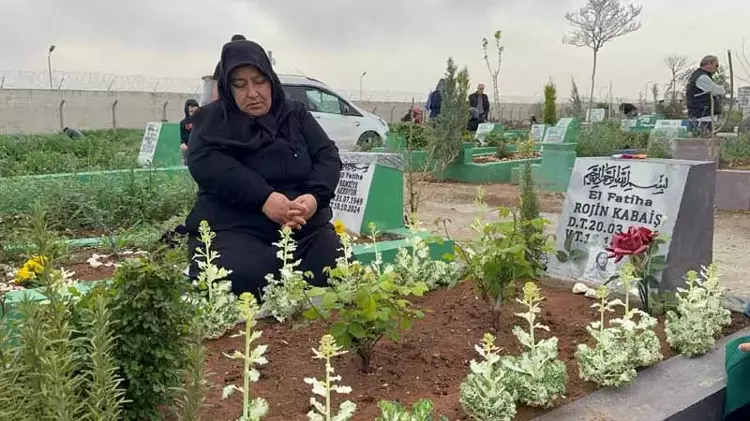Diyarbakırlılar Narin'i ve Rojin'i Bayramda Yalnız Bırakmadı