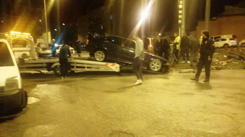Isparta’da Polisten Kaçan Sürücü Refüje Girdi