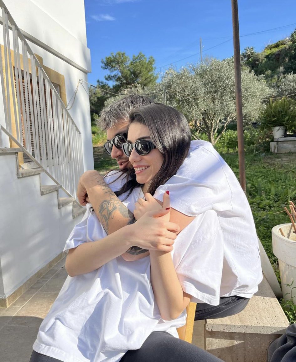 Hazar Ergüçlü’den Sevgilisi ile Romantik Paylaşım!