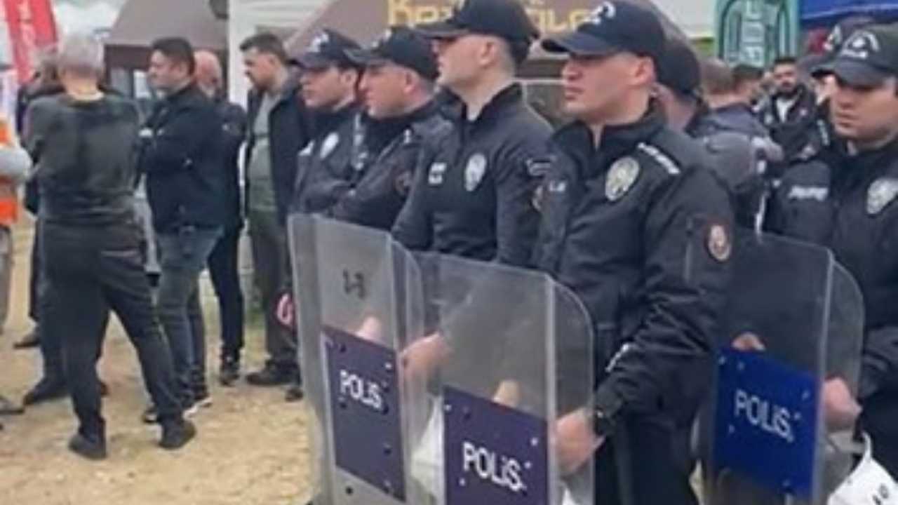 Adana'da Fenomen Dönerciye Karnaval Yasağı2