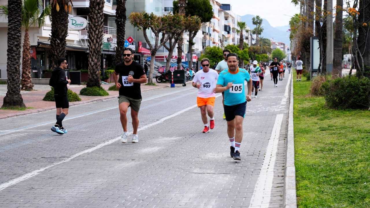 Alanya'da Atatürk'e Koştular! 2
