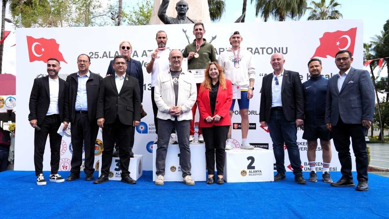 Alanya'da Atatürk'e Koştular! 3