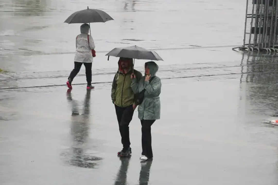 Antalya Bayramı Yağmurla Kapattı! Hem Toz Taşınımı Hem Yağış! 2