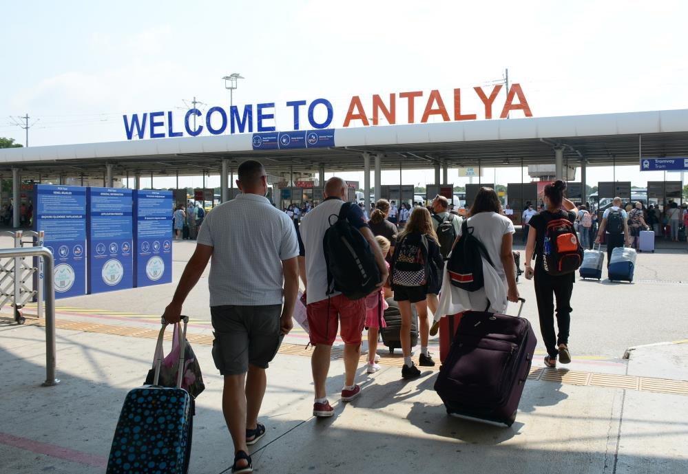 Antalya’da Bayram Tatili Otelcilere Umduğunu Vermedi
