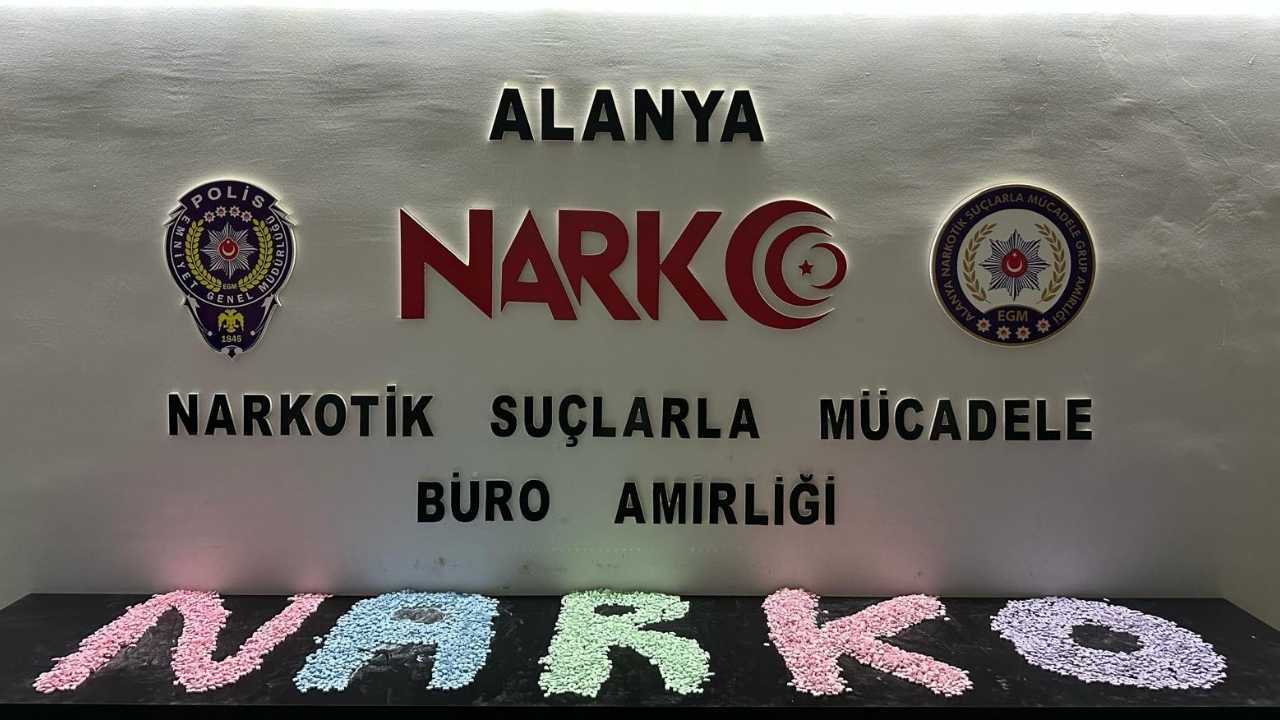 Antalya'da Yüklü Miktarda Uyşturucu Ele Geçirildi 20 Tutuklu 3