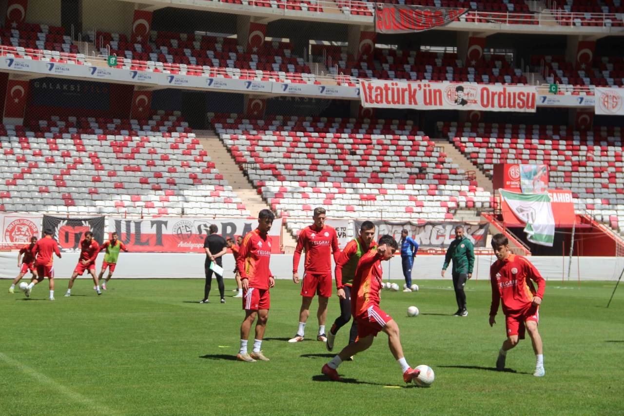 Antalyaspor'da Yüzler Gülüyor