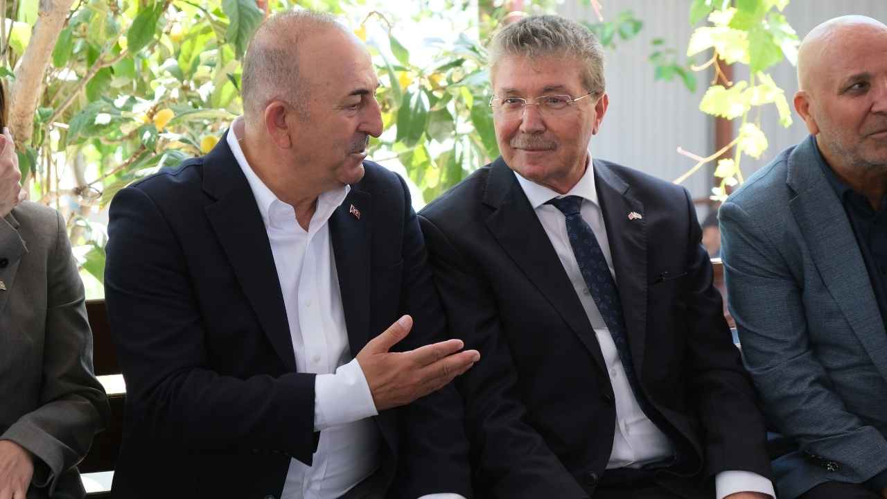 Bakan Yerlikaya Ile Kktc Başbakanı Üstel'den Mevlüt Çavuşoğlu'na Taziye Ziyareti  2