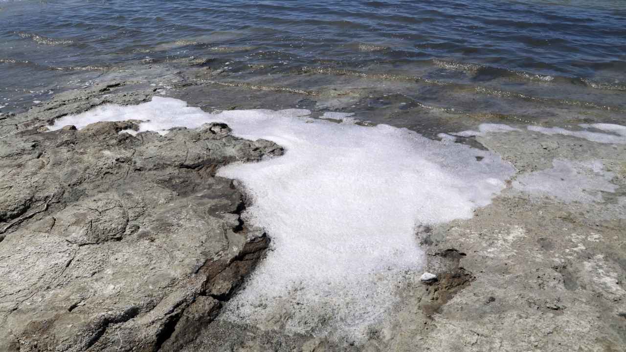 Burdur Gölü Yine Köpüklendi! Profesör Nedenini Açıkladı 3