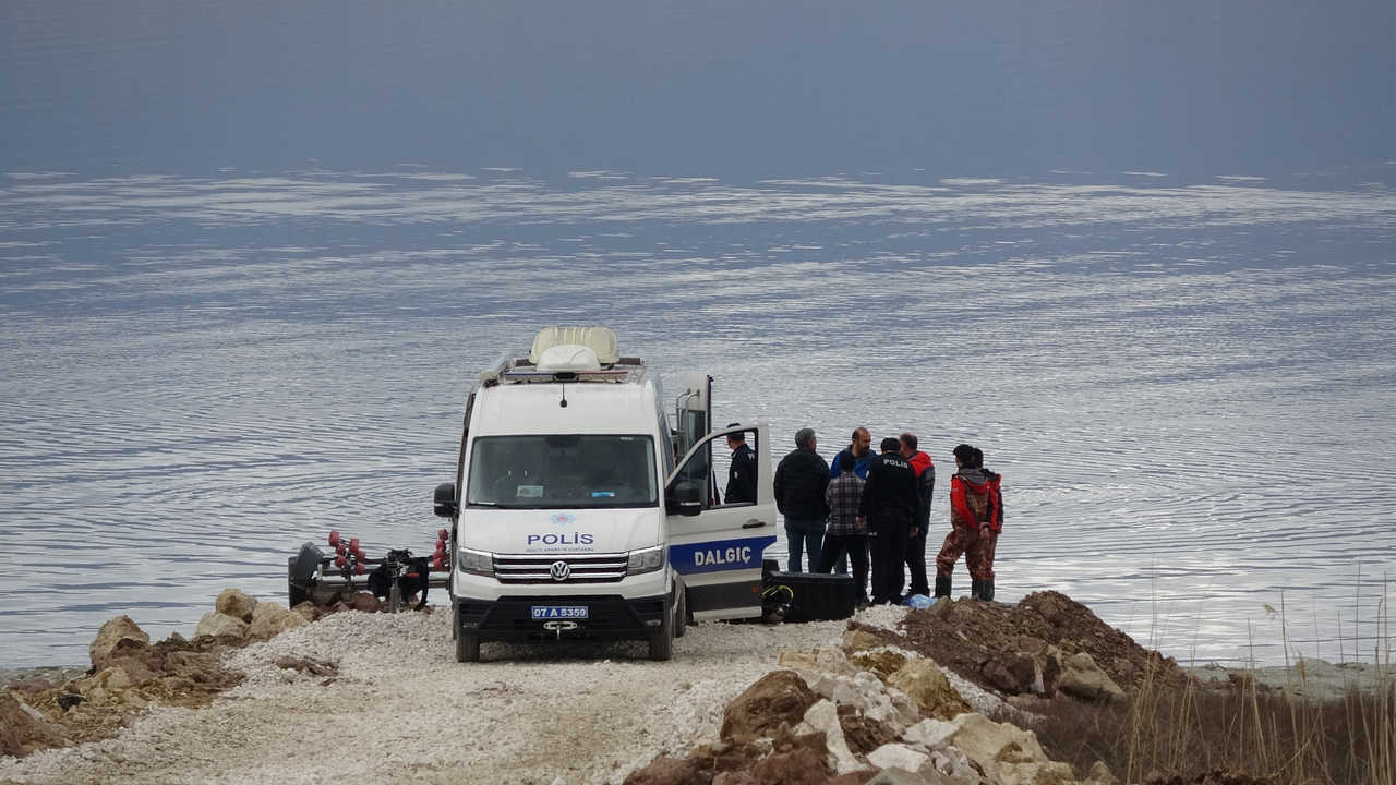 Burdur'da Kayıp Yaşlı Adam İçin 14 Dalgıç Polis Gölde! 2