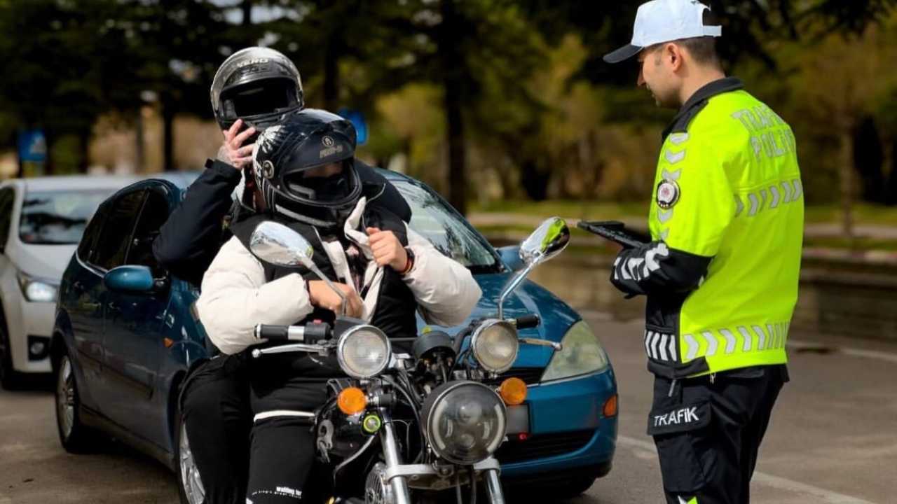 Isparta'da 1 Haftada 2 Bin 800 Sürücüye Ceza2