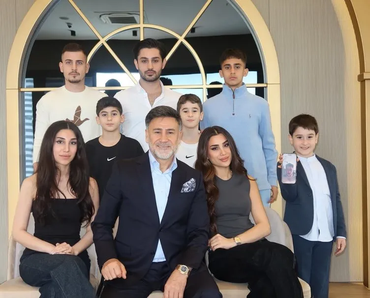 İzzet Yıldızhan 9 Çocuğuyla Birlikte Doğum Günü Kutladı122