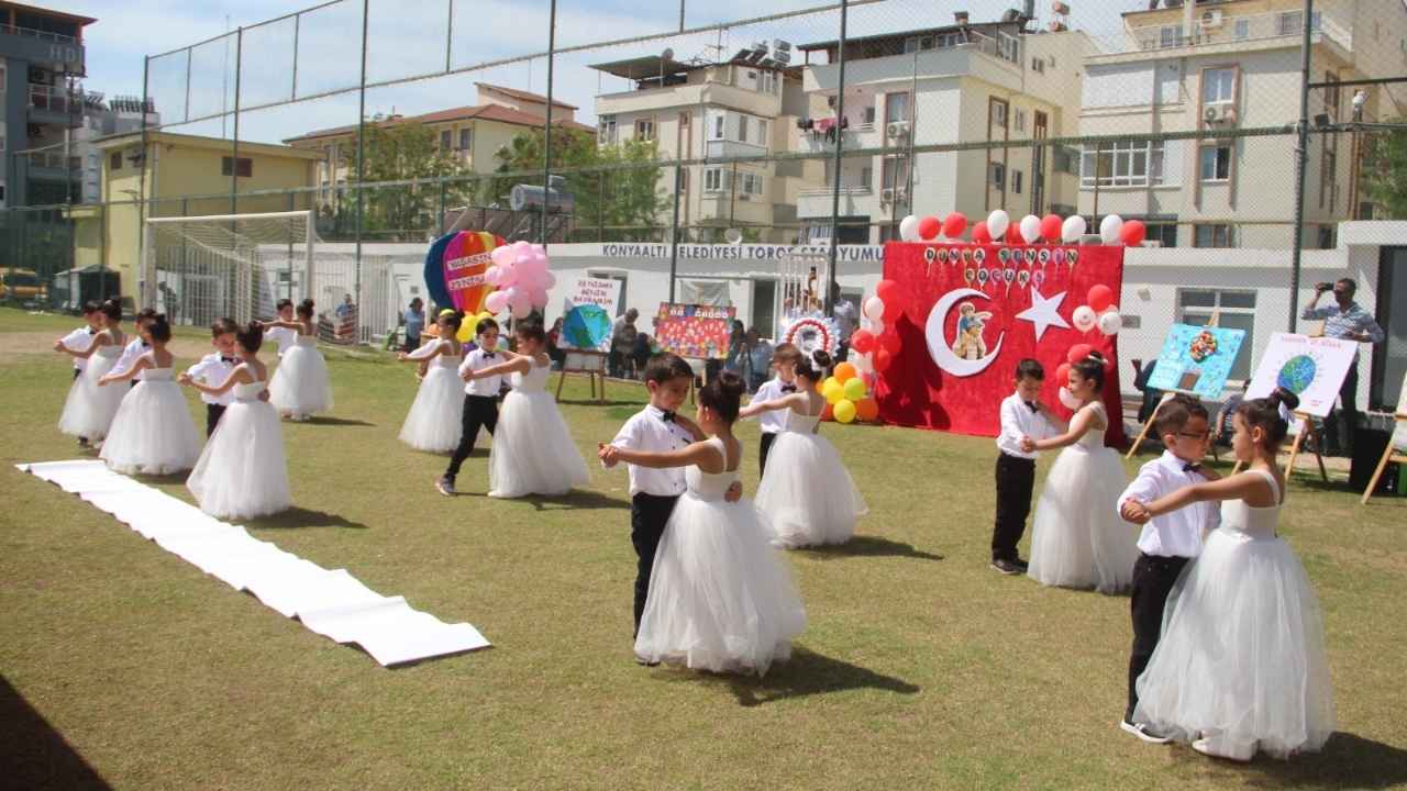 Konyaaltı'nda Miniklerden 23 Nisan Coşkusu 2