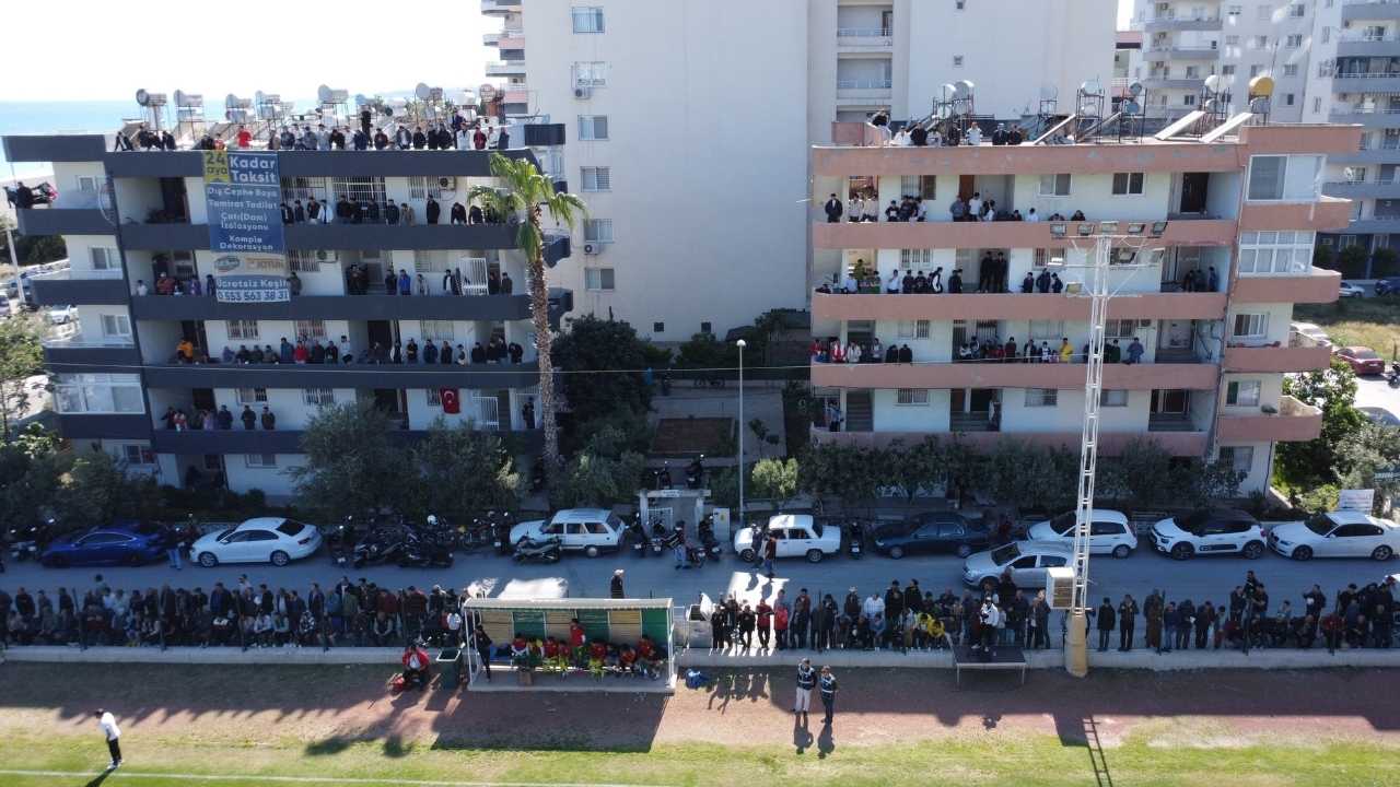 Mersin’de Amatör Maça Profesyonel İlgi!3
