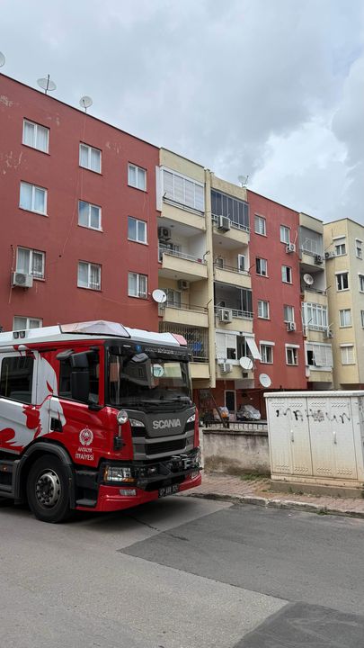 Muratpaşa'da Balkonda Çıkan Yangın Panik Yarattı 2