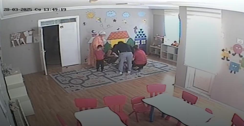 Muratpaşa'da Kreşte Skandal! 2 Yaşındaki Kız Çocuğu Dakikalarca Darp Edildi