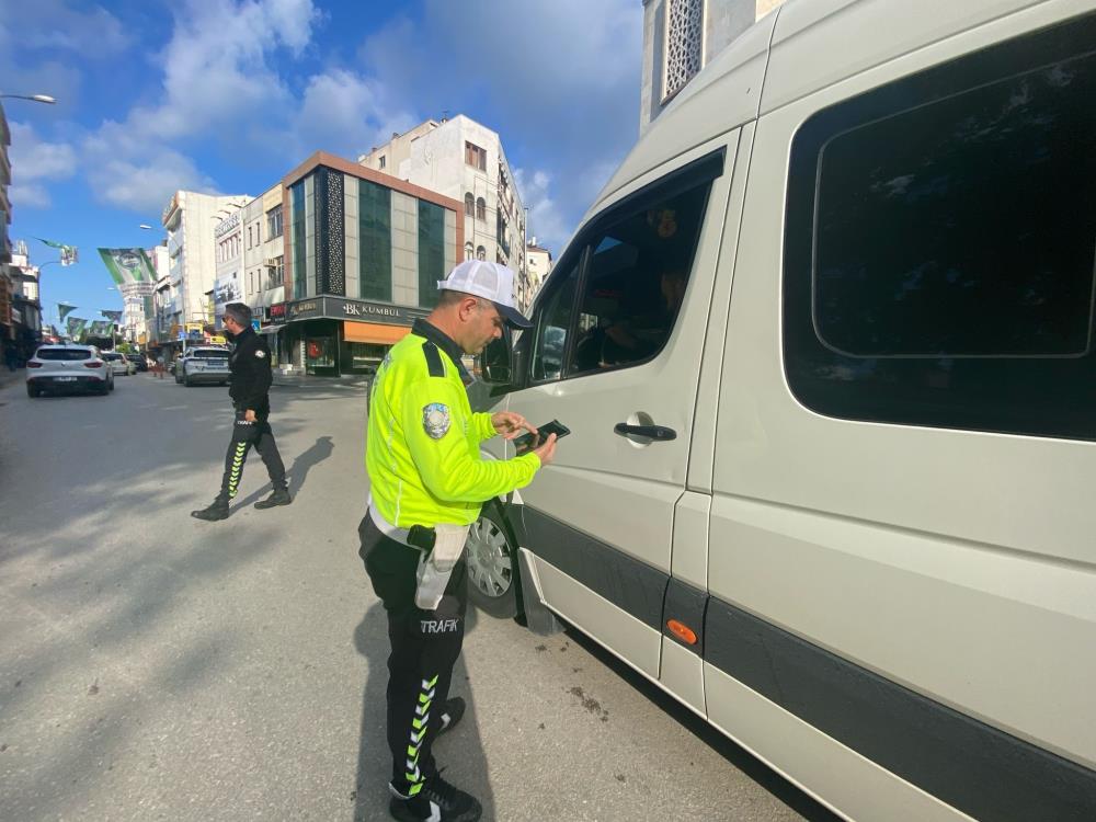 Serik’te Tatil Sonrası Okul Servislerine Sıkı Denetim 