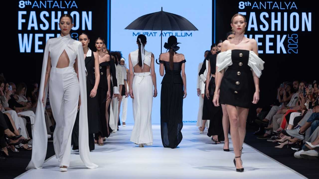 8. Antalya Fashion Week Başladı! Ünlü Tasarımcıların Koleksiyonları Podyumda  4