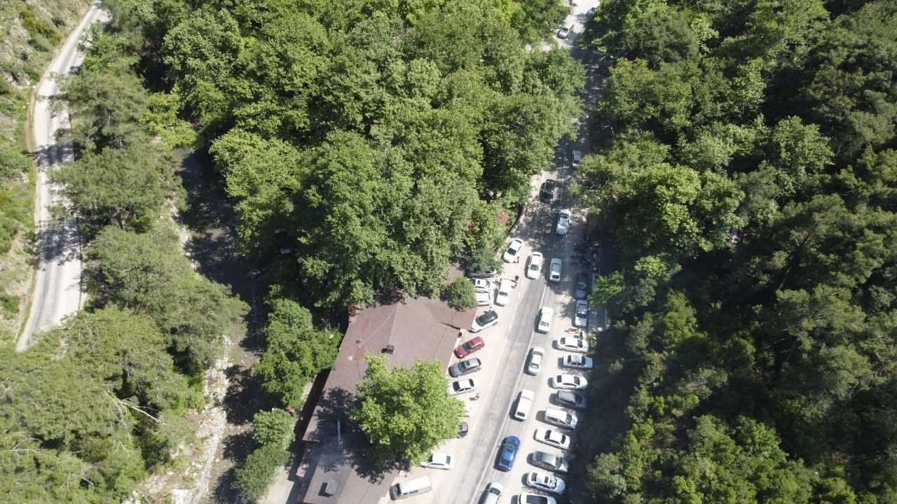 Adana’da Sıcaktan Kaçanlar Tabiat Parkında Serinliyor 3