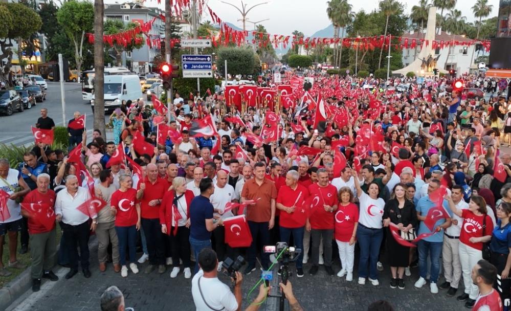 Alanya’da 19 Mayıs Fener Alayı ve Gökhan Özen Konseriyle Kutlandı