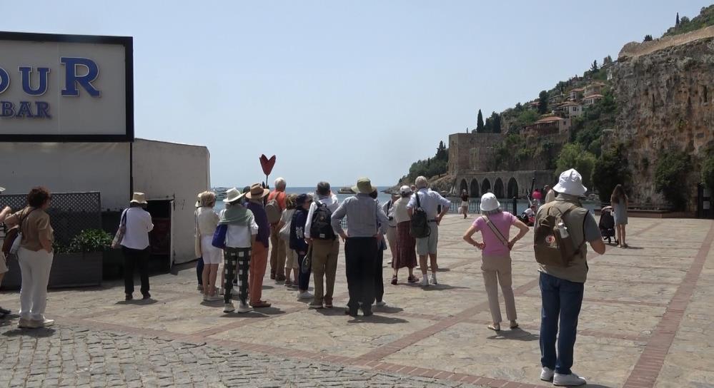 Alanya’ya Fransız Lüks Kruvaziyer Demir Attı