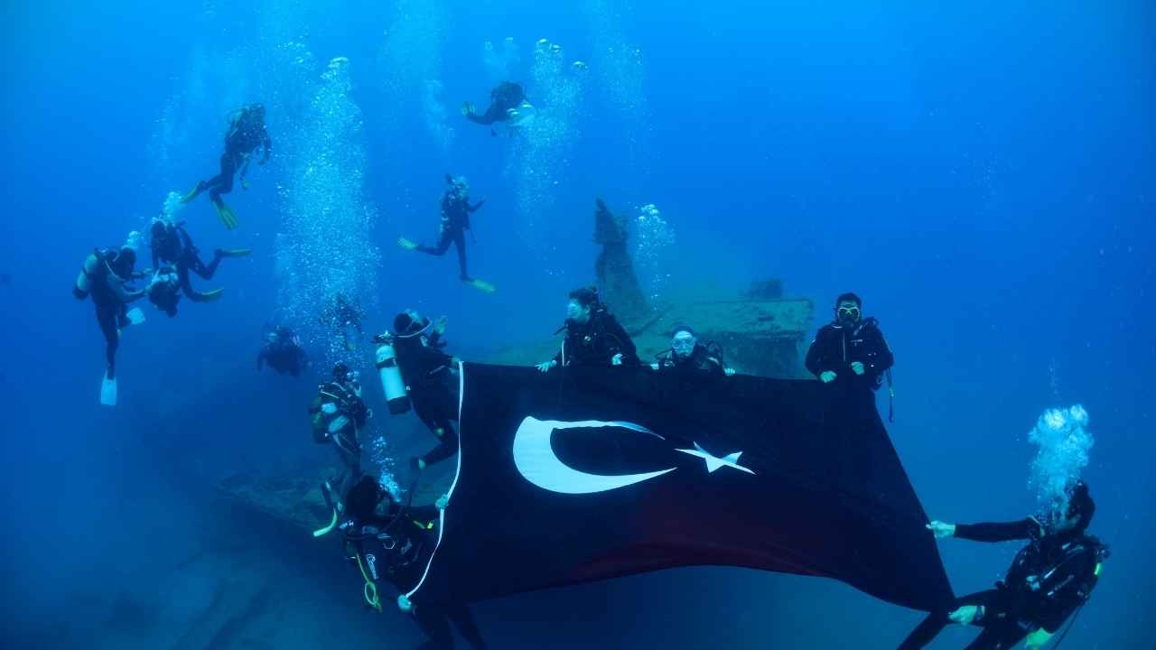 Antalya'da 108 Yıllık Tarihe Dalış! Paris 2 Batığını Görüntülediler 5
