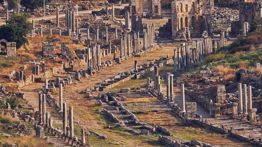 Antalya'da Gezilecek Yerler Perge121 (1)