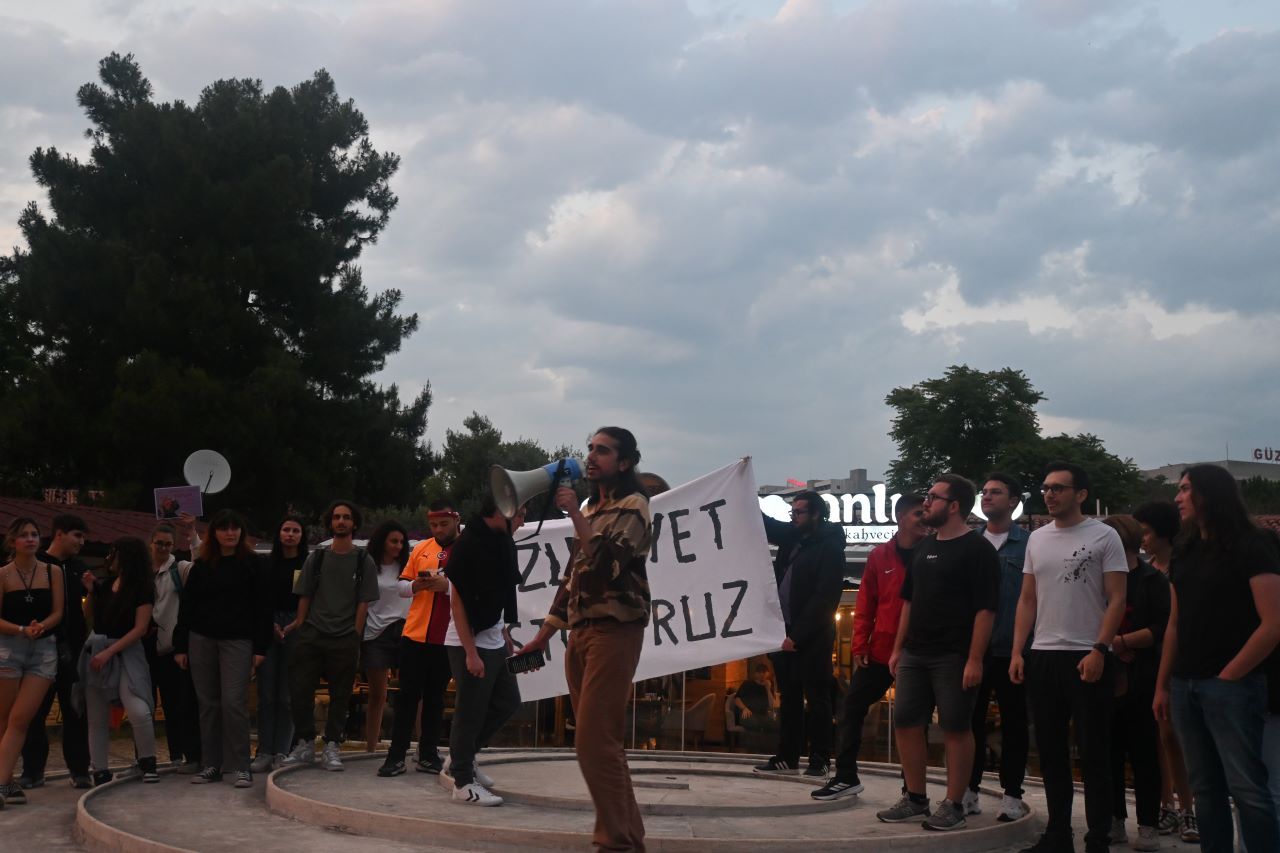 Antalya'da Üniversite Öğrencilerinin Mezuniyet Töreni Direnişi!