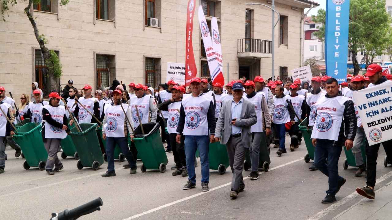 Burdur'da 1 Mayıs Emek Ve Dayanışma Günü Kutlandı 2