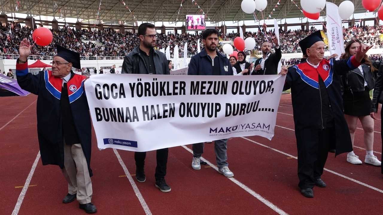 Burdur’da 7 Bin Öğrenci Mezuniyet Coşkusu Yaşadı 2