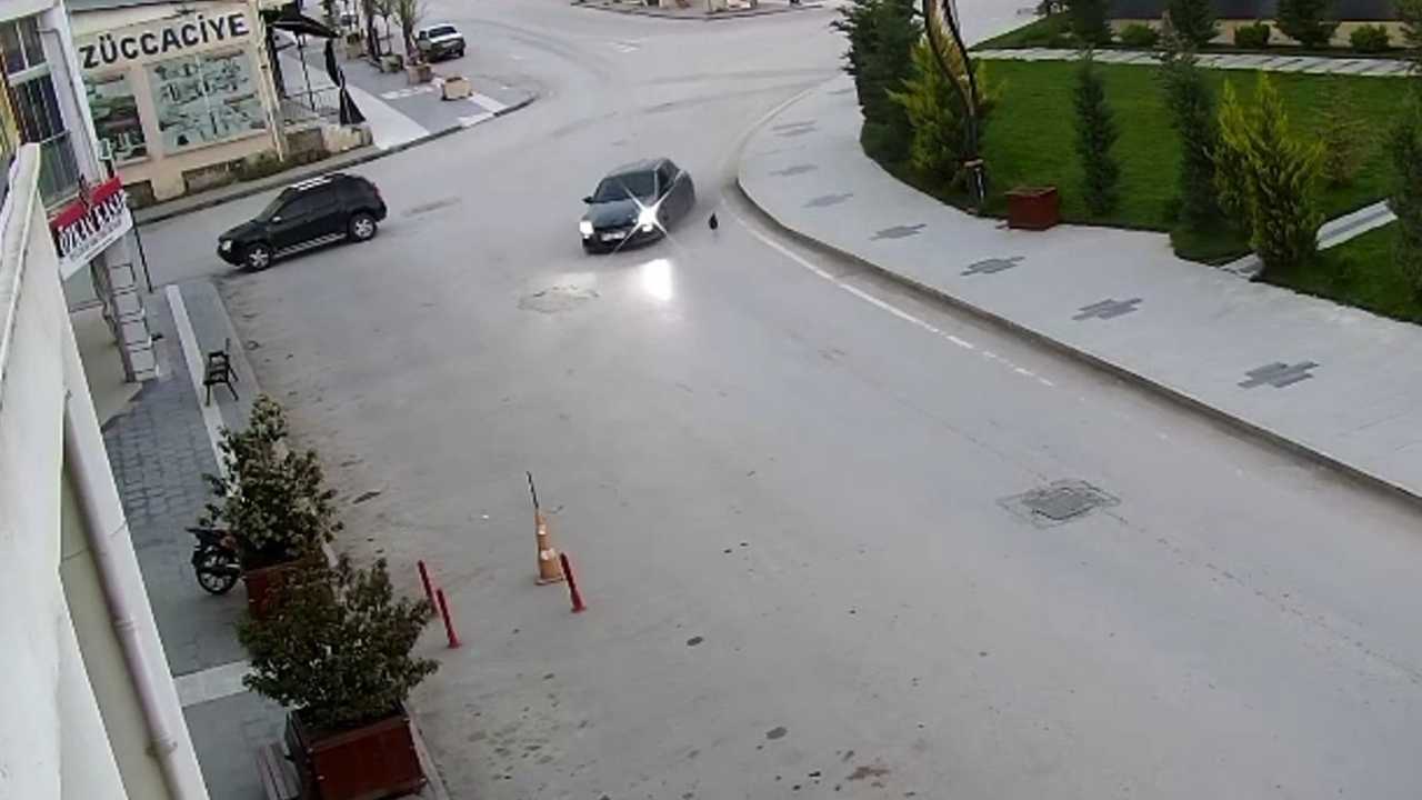 Burdur’da Alkollü Sürücü İki Yere Çarptı2