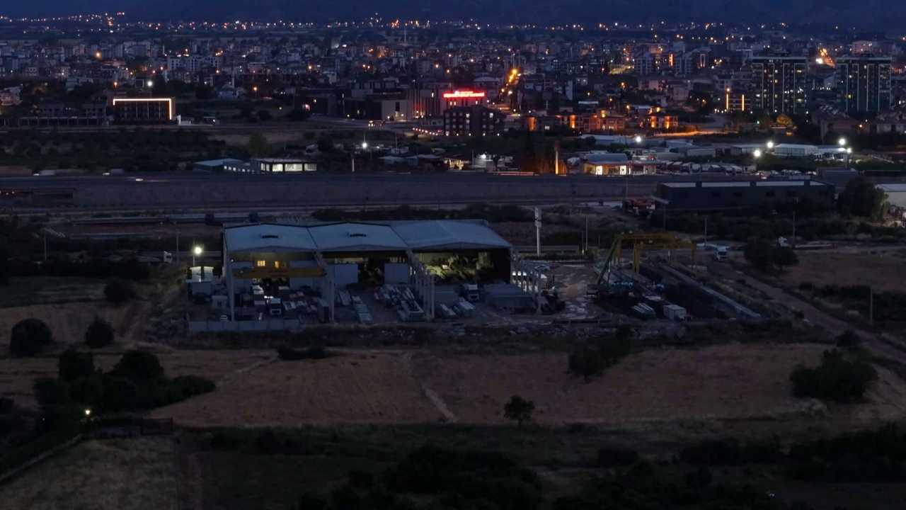 Döşemealtı'nda Mahalleliler 24 Saat Çalışan Fabrikadan Şikayetçi 4