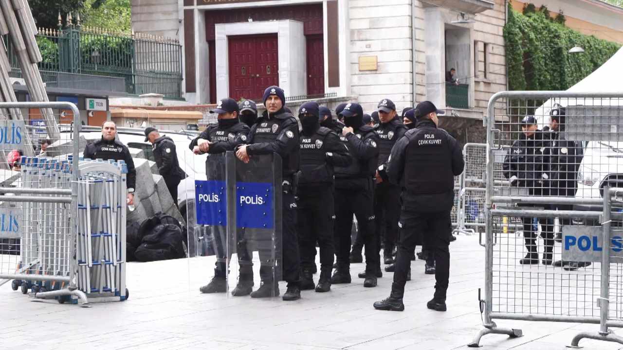 1 Mayıs’ta Taksim’e Giriş Çıkışlar Kapatıldı 2