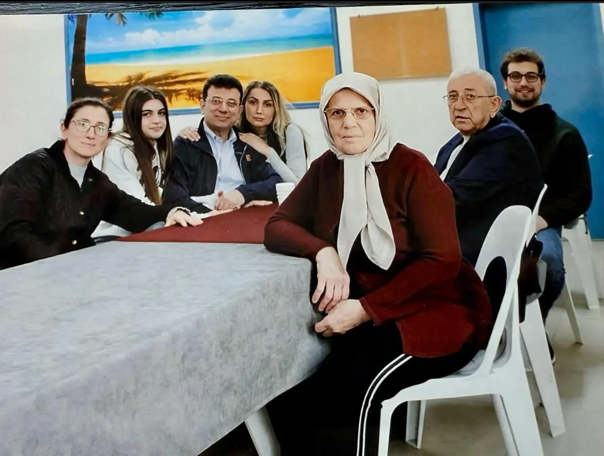 Günler Sonra İmamoğlu’ndan Fotoğraf Geldi